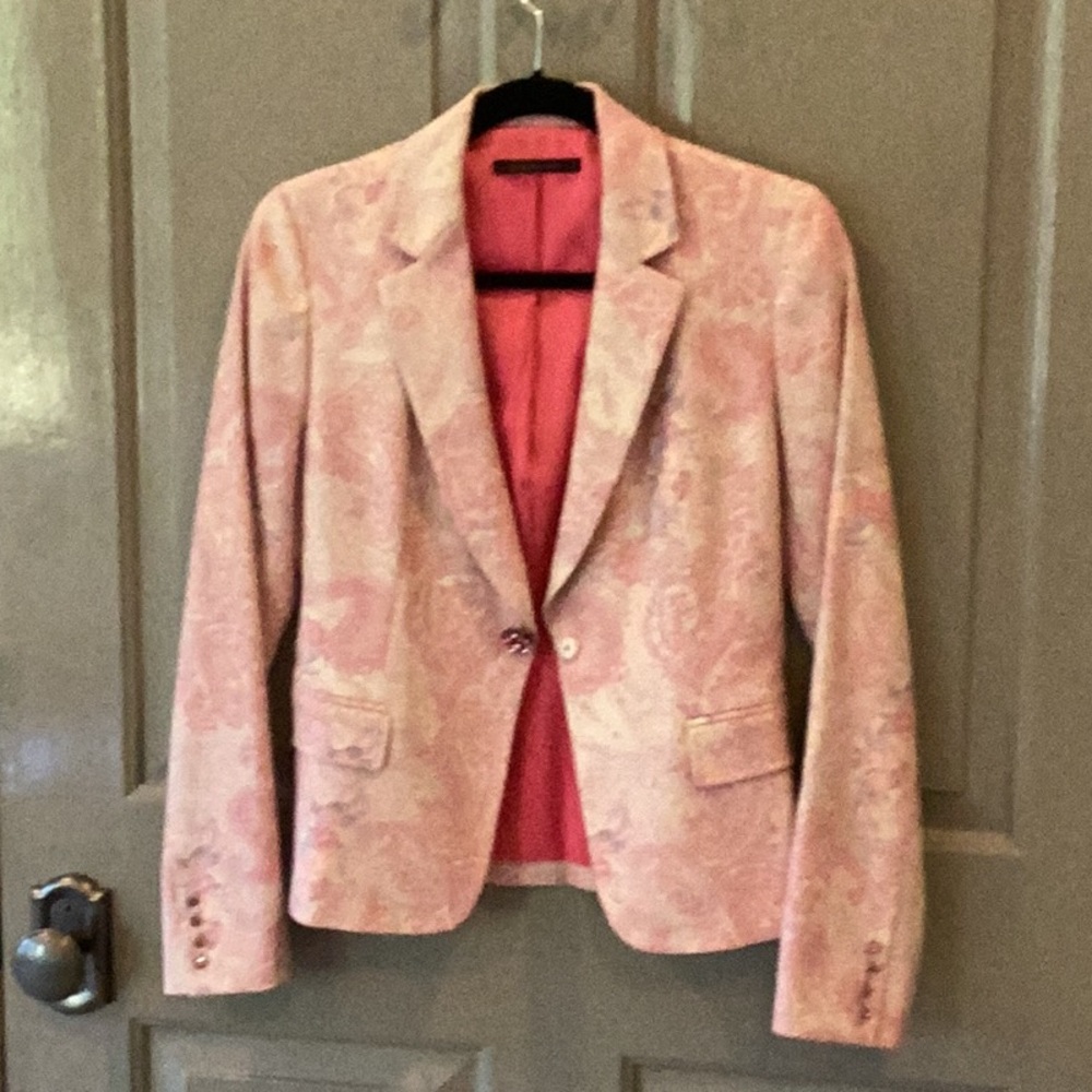 Elie Tahari pink paisley print blazer. Fitted & detailed with rhinestone buttons